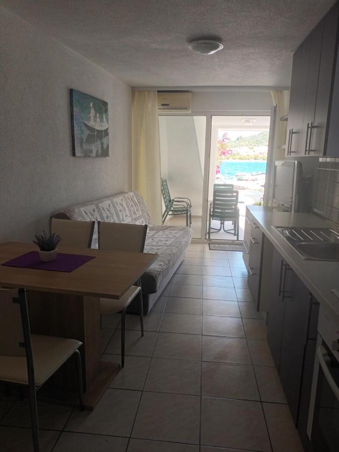 Volat Apartments Betina  Bagian luar foto