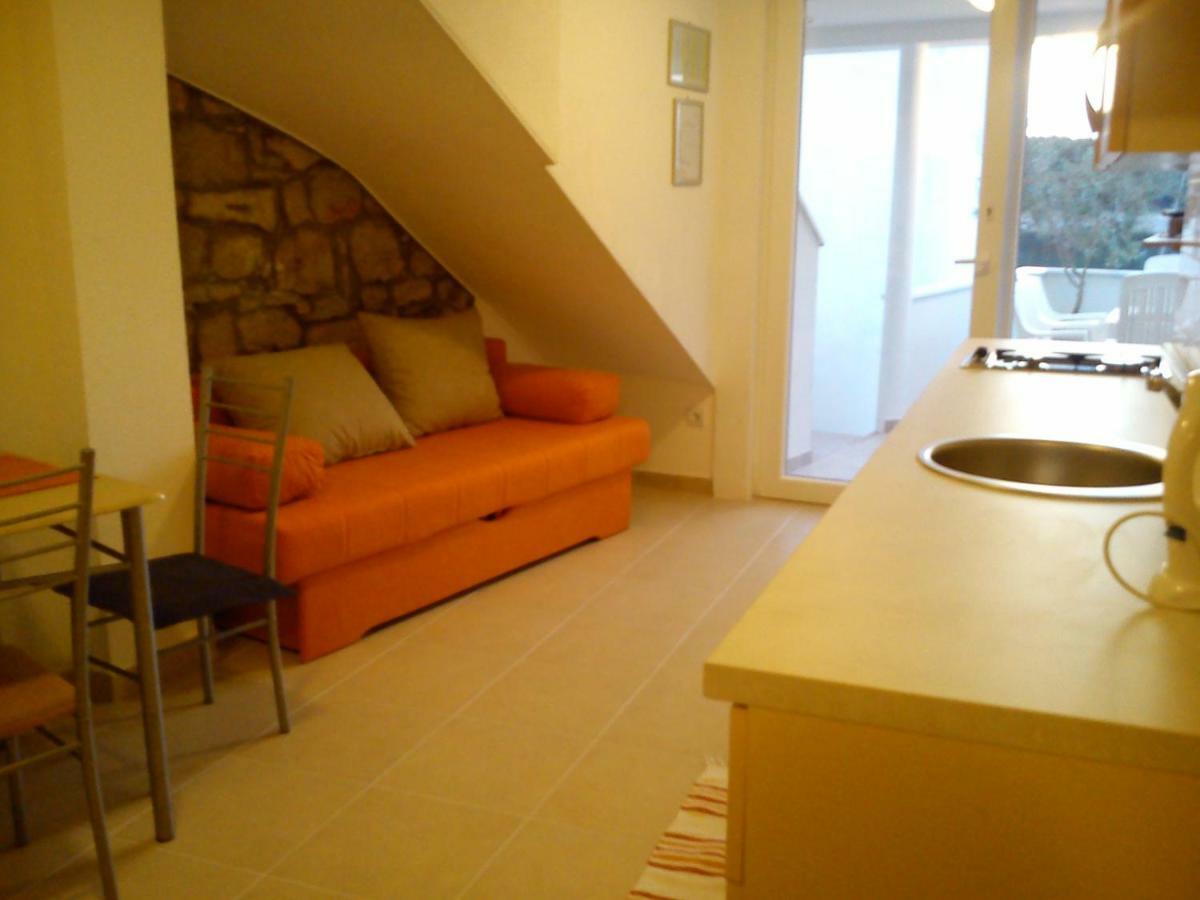 Volat Apartments Betina  Bagian luar foto