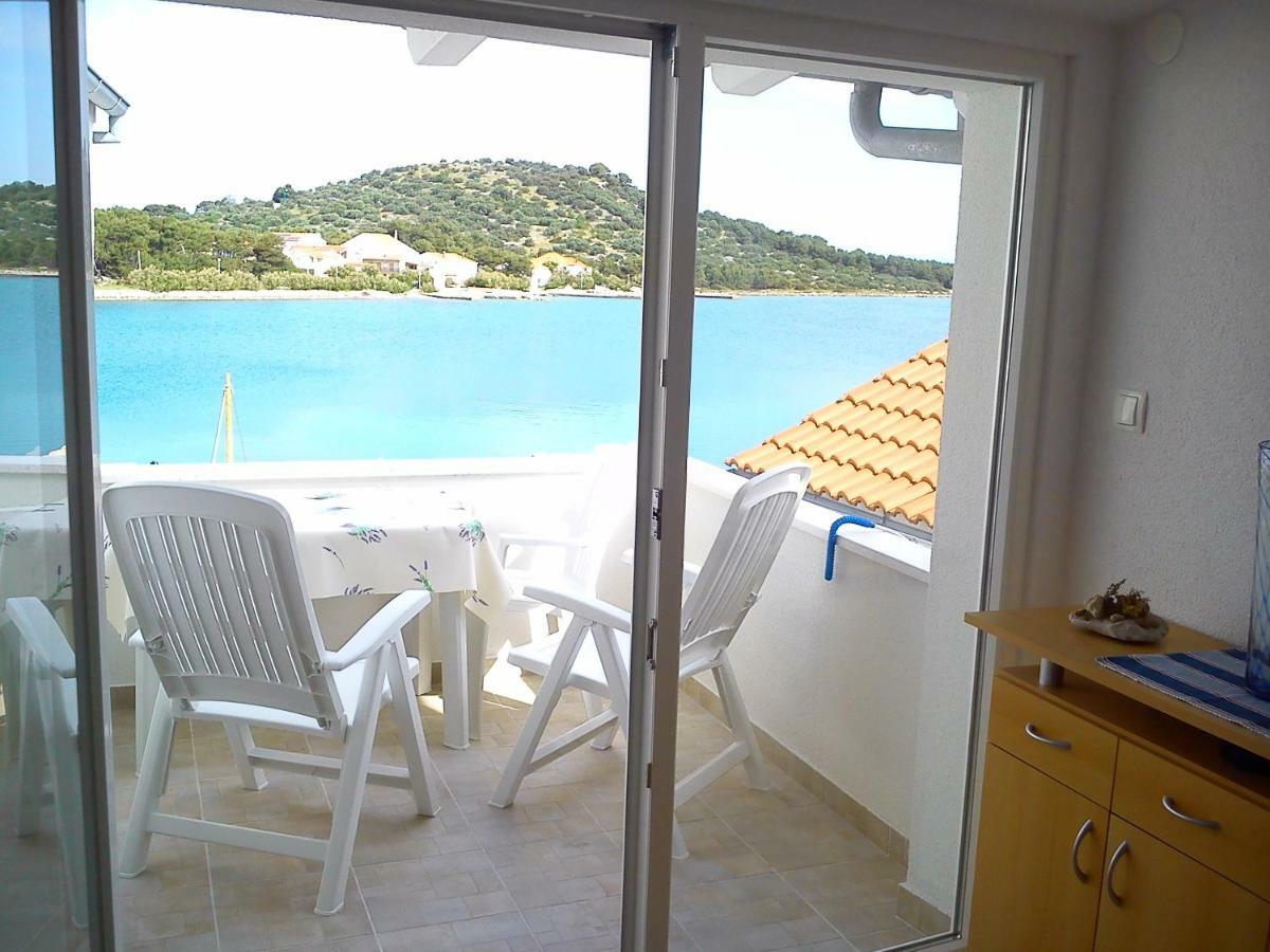 Volat Apartments Betina  Bagian luar foto